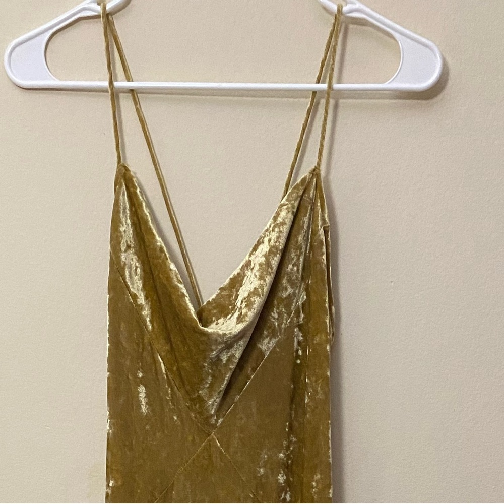 Forever 21 velvet dress mustard color and size small.
